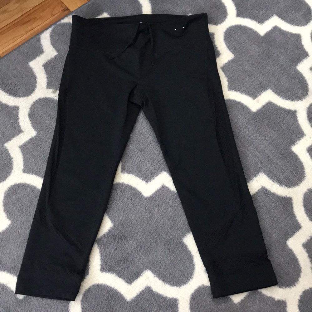 GapFit gFast mesh panel Capri legging - M